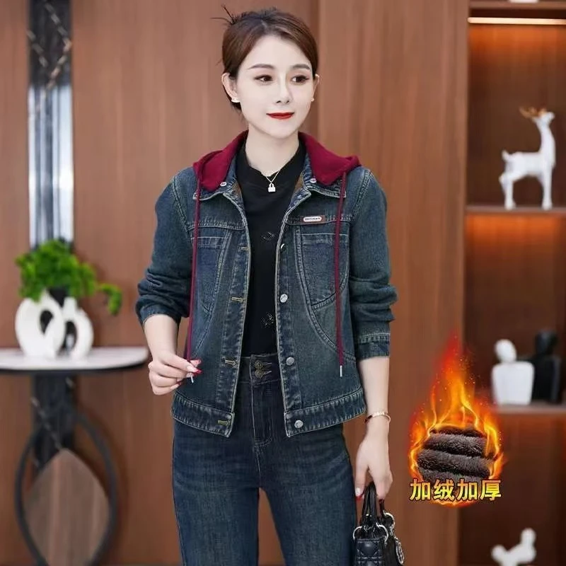 加绒加厚水洗软牛仔连帽外套女冬季新款洋气百搭减龄短外套潮