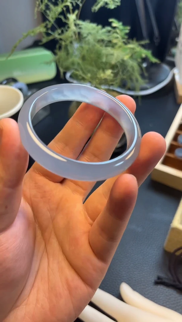 库里蓝雾蓝显白正圈玉髓玛瑙镯子