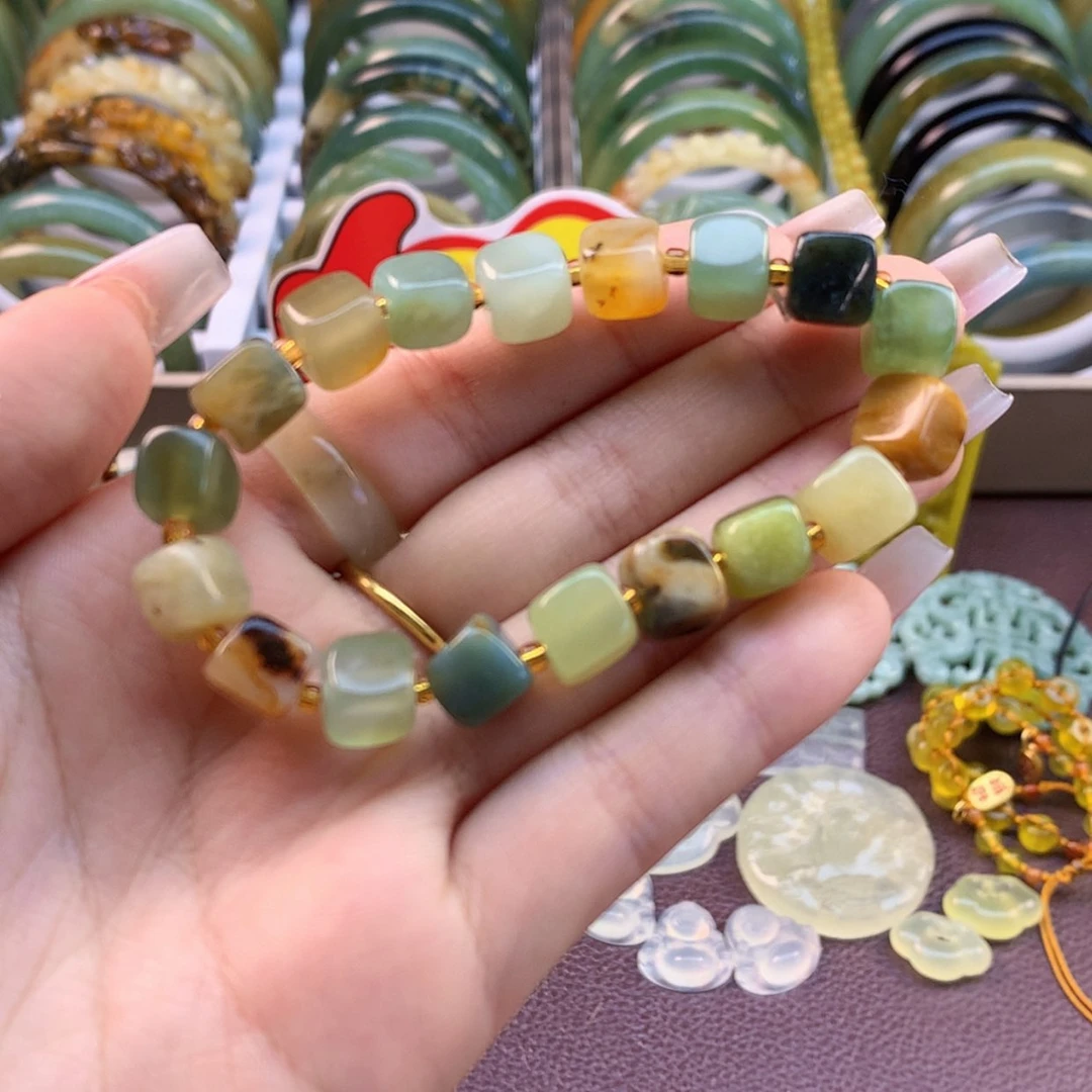 【闪购商品】蛇纹石玉颈饰合金