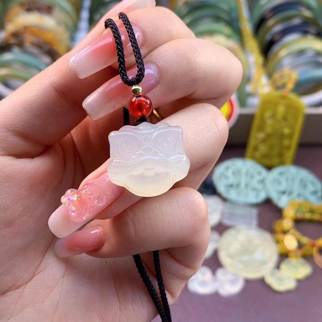 【闪购商品】蛇纹石玉颈饰合金