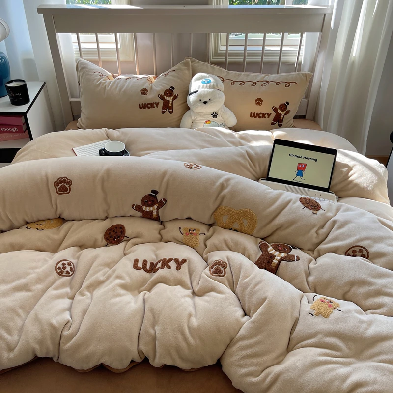 喜番丨曲奇 ins可爱毛巾绣牛奶绒四件套 冬季亲肤保暖三件套床笠