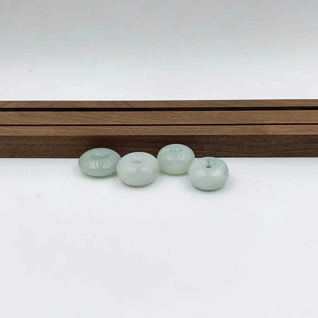 天然缅甸a货翡翠面包扣吊坠 F972—多样性发一件