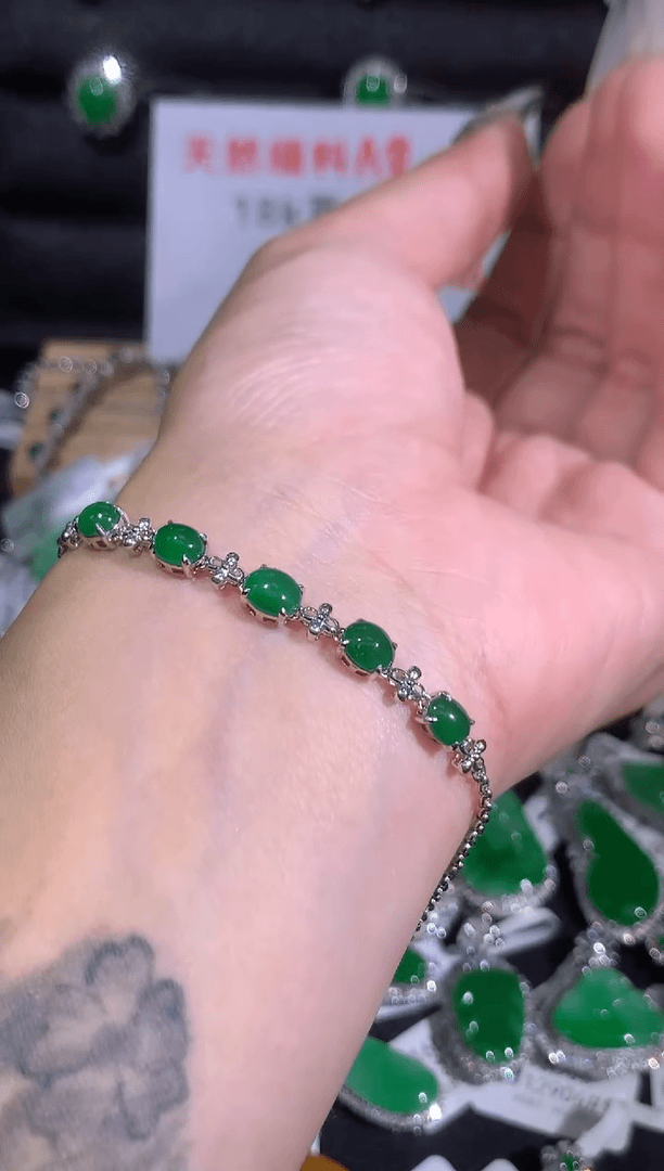 【闪购商品】翡翠手链18K金镶嵌蛋面