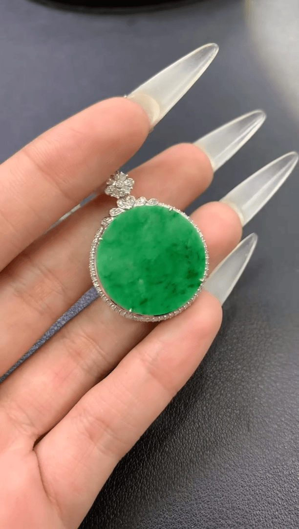 【闪购商品】翡翠颈饰18K金镶嵌圆牌