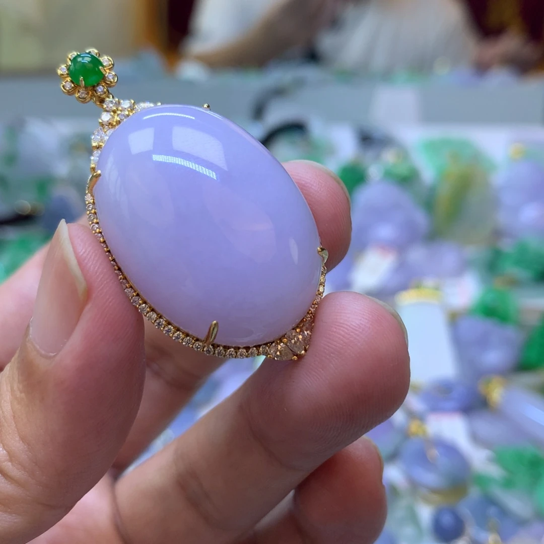 翡翠颈饰18K金镶嵌翡翠