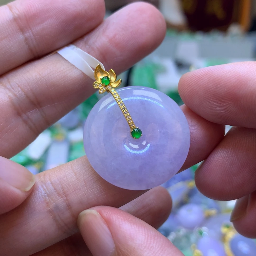 翡翠颈饰18K金镶嵌翡翠