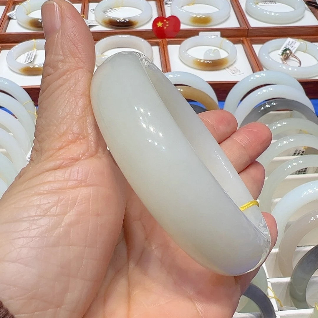 和田玉手镯未镶嵌且末暖白58