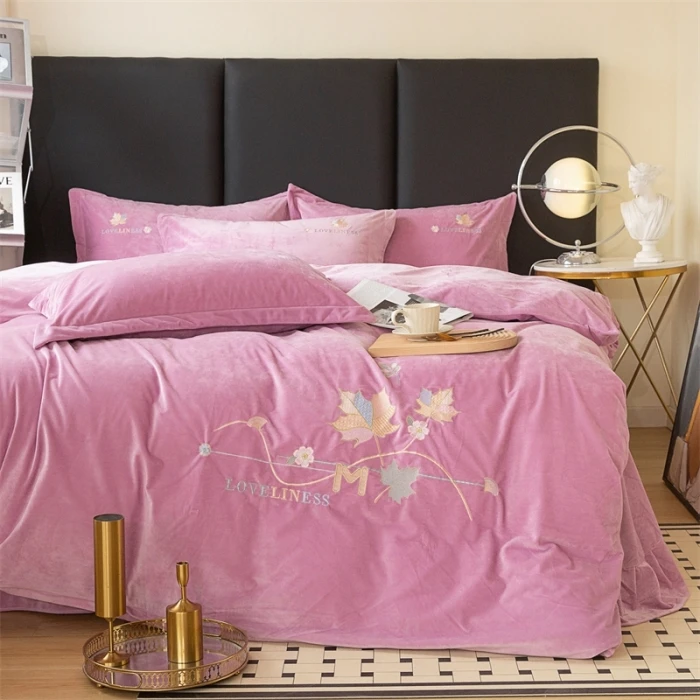 【绣花款牛奶绒四件套/以直播展示为准】颜色随机发/2*2.3米+-5CM