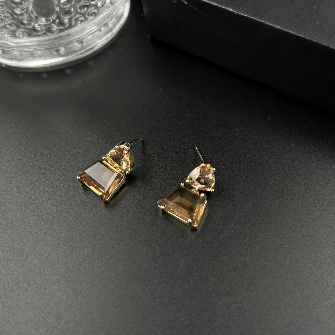 铜合金耳饰 D0906气质轻奢时尚百搭复古小众简约镶嵌耳饰