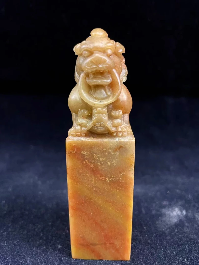 寿山石狮子印章整石整雕刻适合摆放博古架办公桌