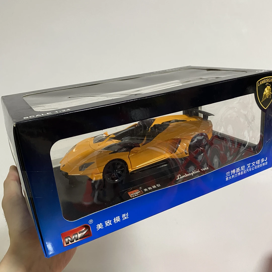 【1:24大号】26070艾文塔多J700J合金车玩具