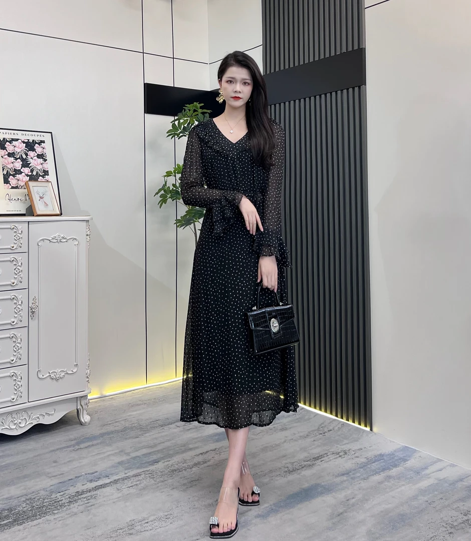 新款法式小波点复古气质时尚宽松长袖显瘦V领连衣裙