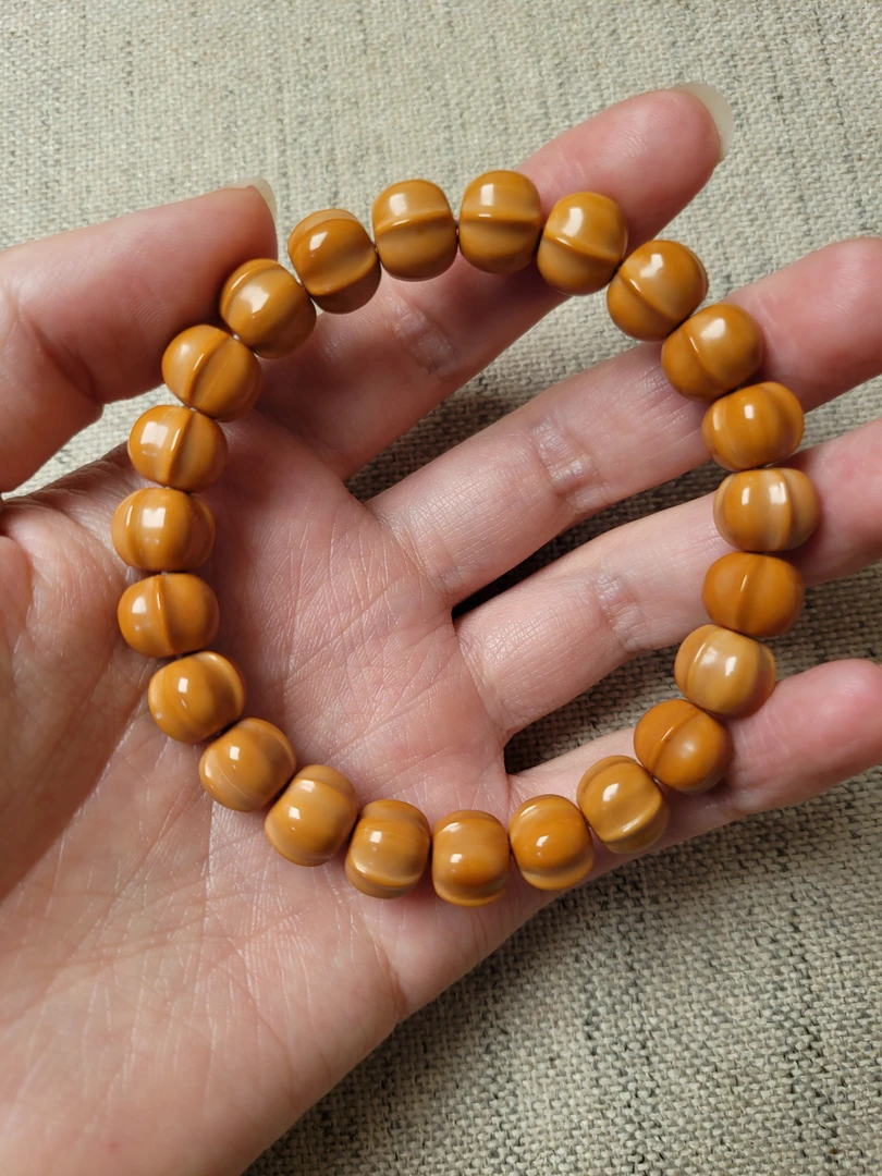 猴头手串核桃雕刻自然反油鲨鱼背有点走色