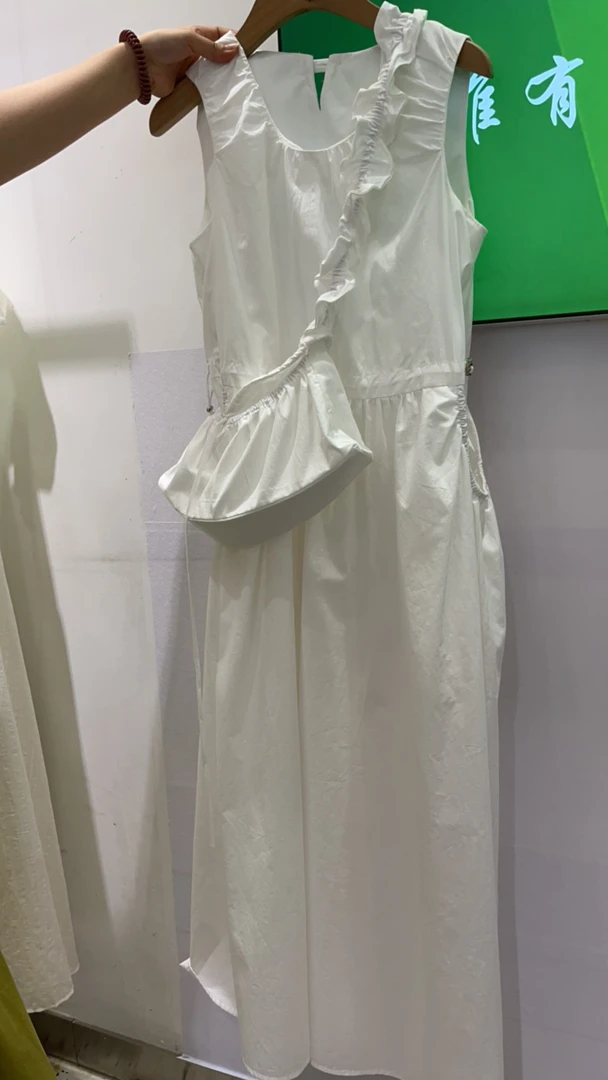 度假风无袖连衣裙