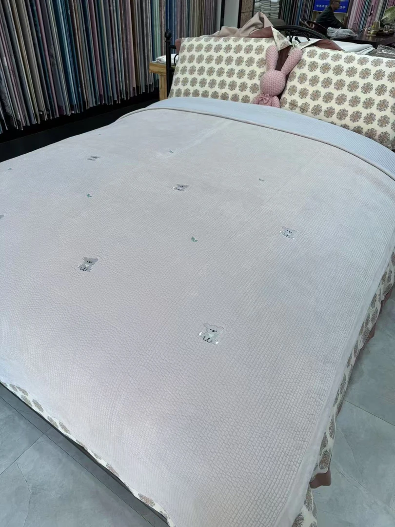 100%太阳绒床盖双面羽丝棉200*230