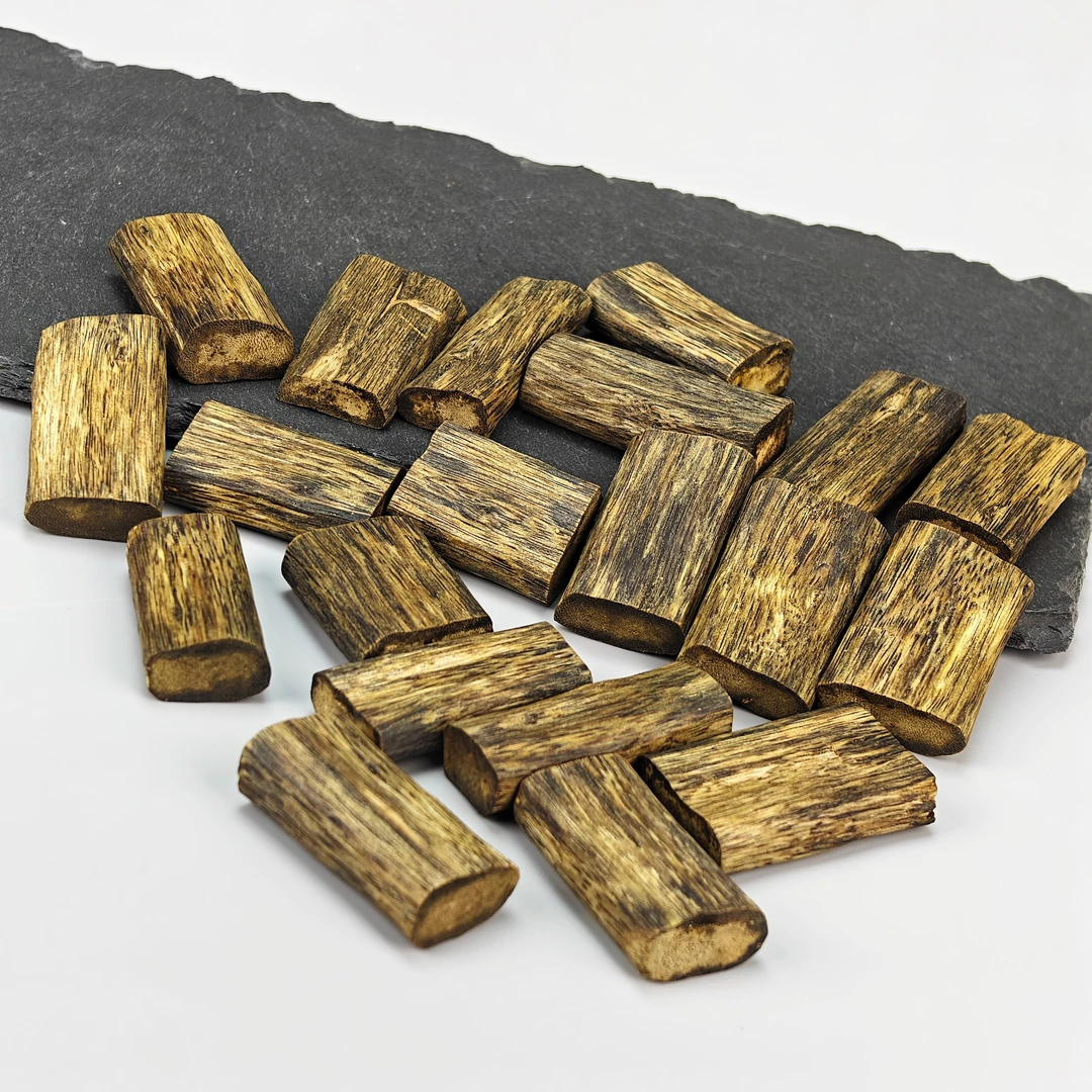 莺歌岭绿棋沉香高油平安无事牌文玩好物一件多样性发一