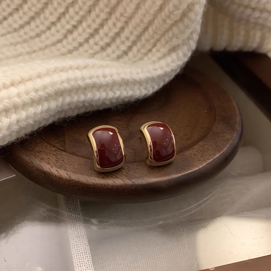 铜合金耳饰 法式气质复古温柔轻奢时尚秋冬新款红色百搭耳钉E215