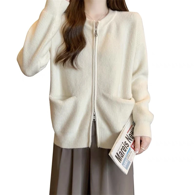 圆领毛衣开衫宽松