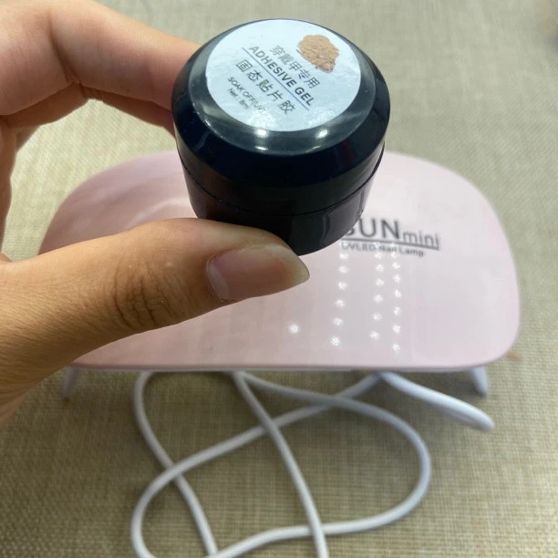 2025新款美甲固态贴片胶不流动粘钻贴甲片牢固持久不伤甲光疗胶