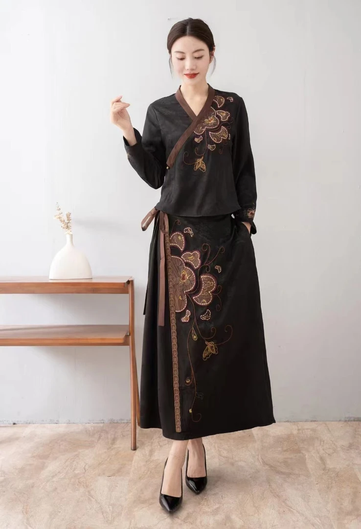 BYGB-2025中式中国风V领斜襟重工刺绣蝶恋花长袖上衣套装
