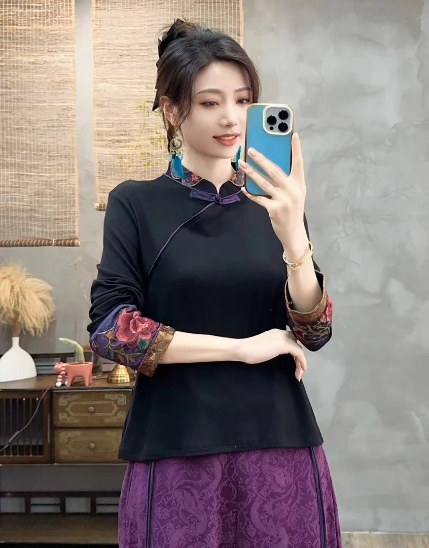 2024秋冬款民族风刺绣打底衫