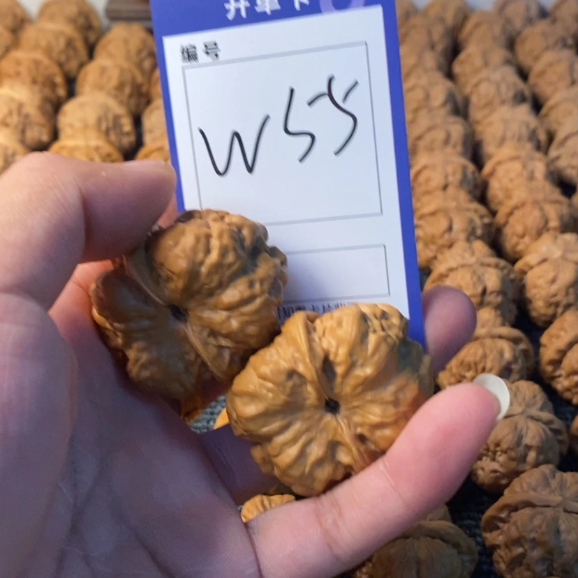 【闪购商品】猴头核桃吊坠汪*