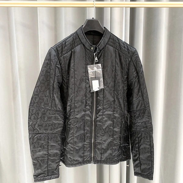 全新未使用 VERSACE/范思哲 【国现 专柜3800元】男士棉服BU70082S
