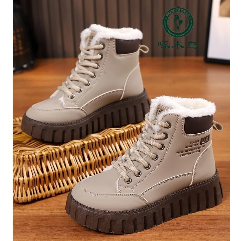 啄木鸟正品雪地靴女2023冬爆款秋冬加绒加厚英伦复古保暖马丁靴