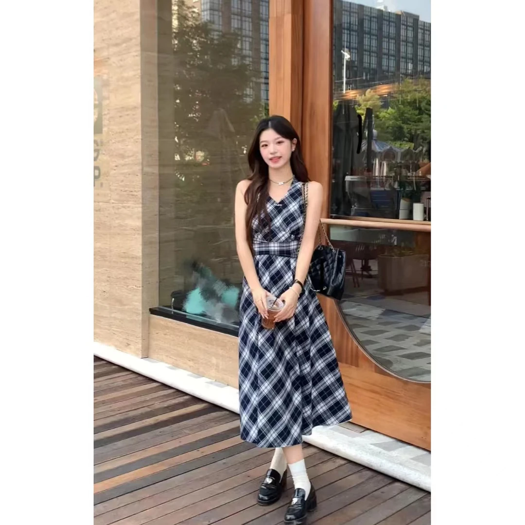 鹿向南《柏林少女》秋季新品格纹连衣裙显瘦百搭气质开衫DYL661273