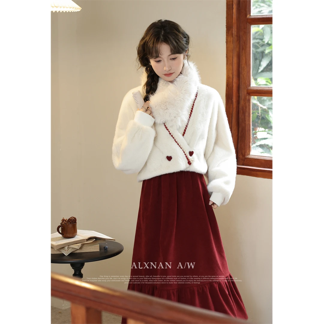 【诗语】S375鹿向南《草莓可颂》甜美吊带连衣裙交叉毛衣气质流行套装