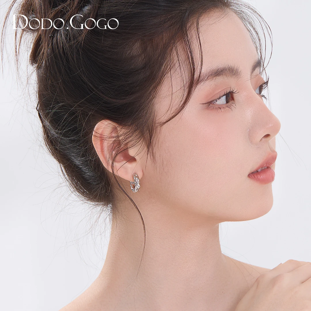 DODOGOGO 合金耳饰 熔岩设计师款镀k金褶皱高级百搭ins简约耳扣