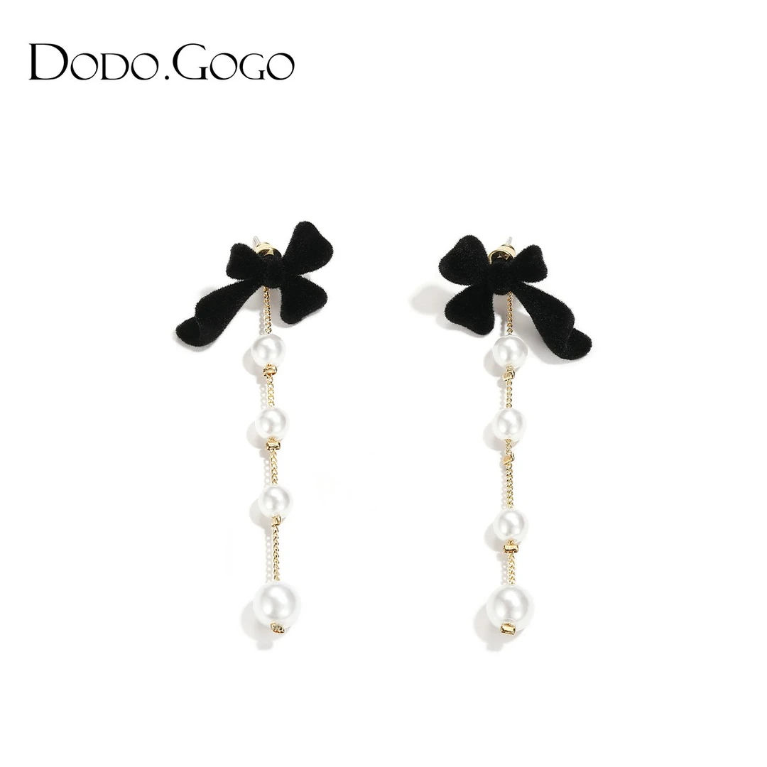 DODOGOGO 铜合金仿珍珠耳饰 蝴蝶结流苏耳钉气质设计感耳环秋冬女
