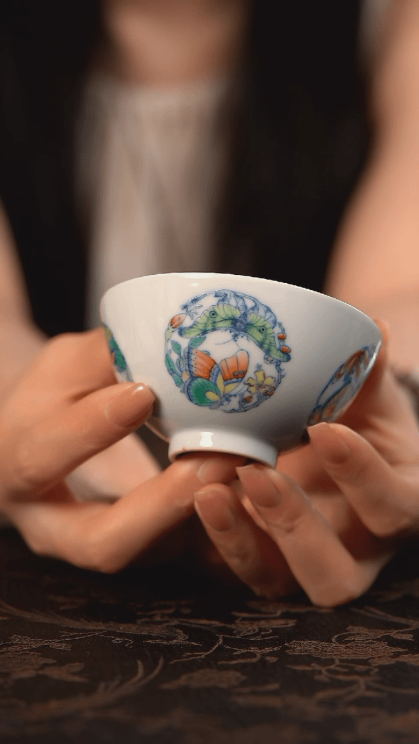 【闪购商品】杯云霞珍藏斗彩团蝶大鸡心杯