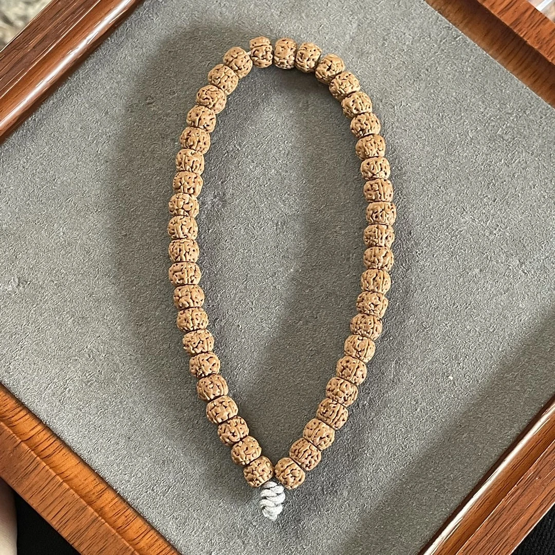 【佳哥推荐】  J87218-金刚菩提一代龙手持手串-8+mm左右