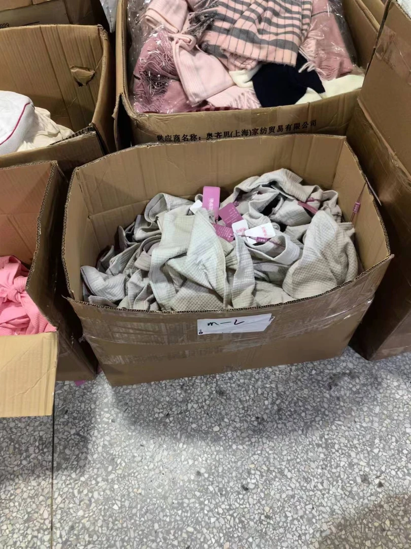 《厚广家》3楼浅灰色短袖全棉华夫格浴袍发1件M-L不挑款