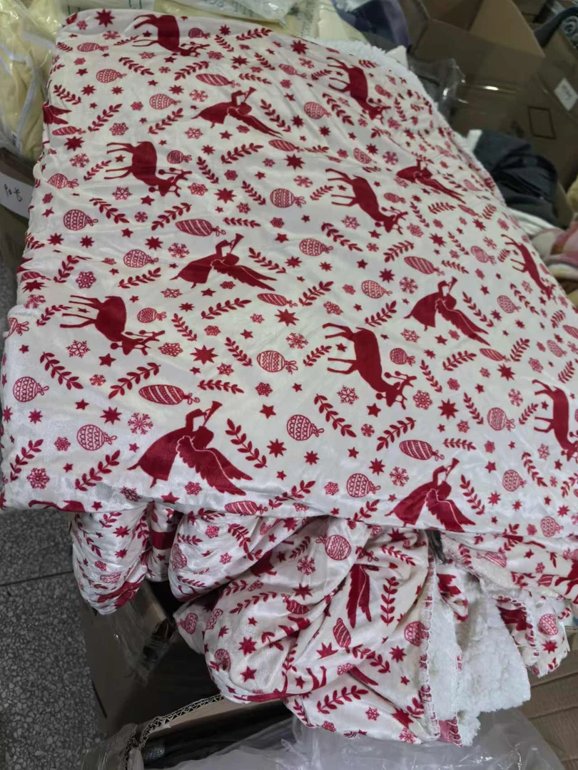 《厚广家》3楼125×150红色驯鹿小孩款天鹅绒/羊羔绒毯子 发1张1.4斤