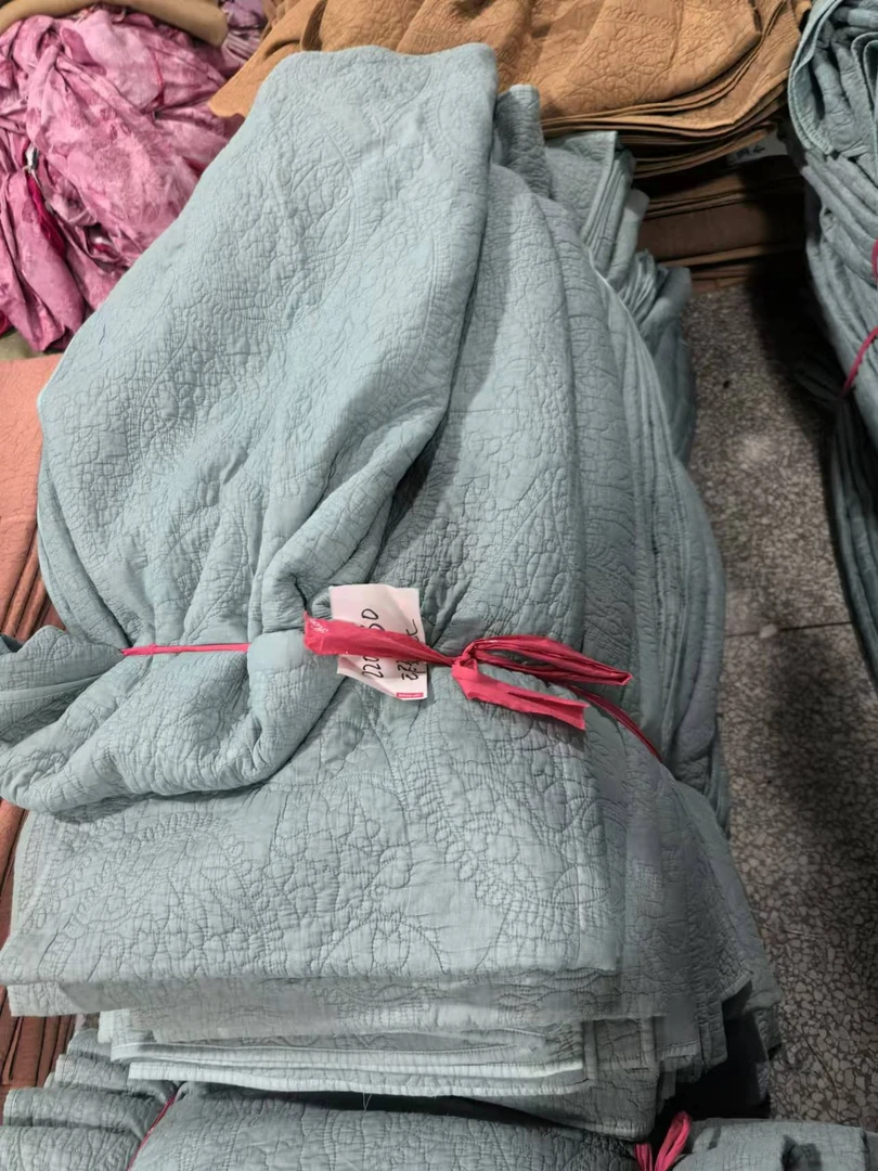 《厚广家》4楼220×230青色超软水洗棉绗缝化纤床盖 发1张4.4斤瑕疵