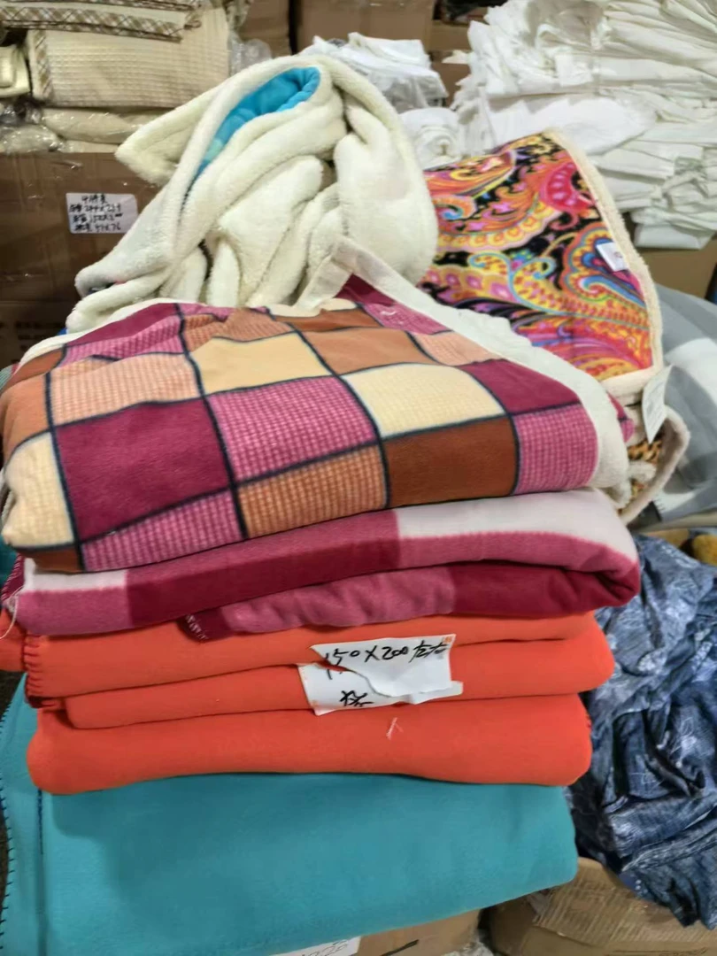 《厚广家》3楼150×200杂款加厚毯子 不挑款 发1张