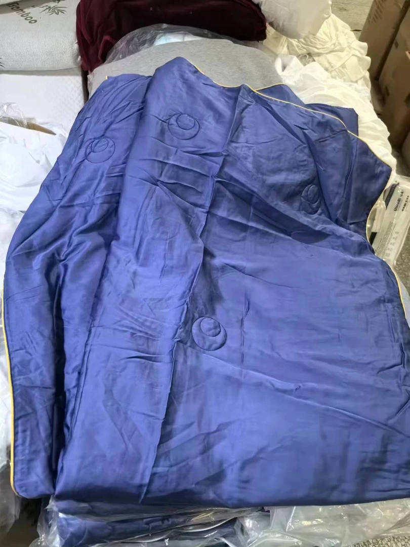 《厚广家》3楼200×230深蓝色冰淇淋凉感夏被 发1个3.2斤