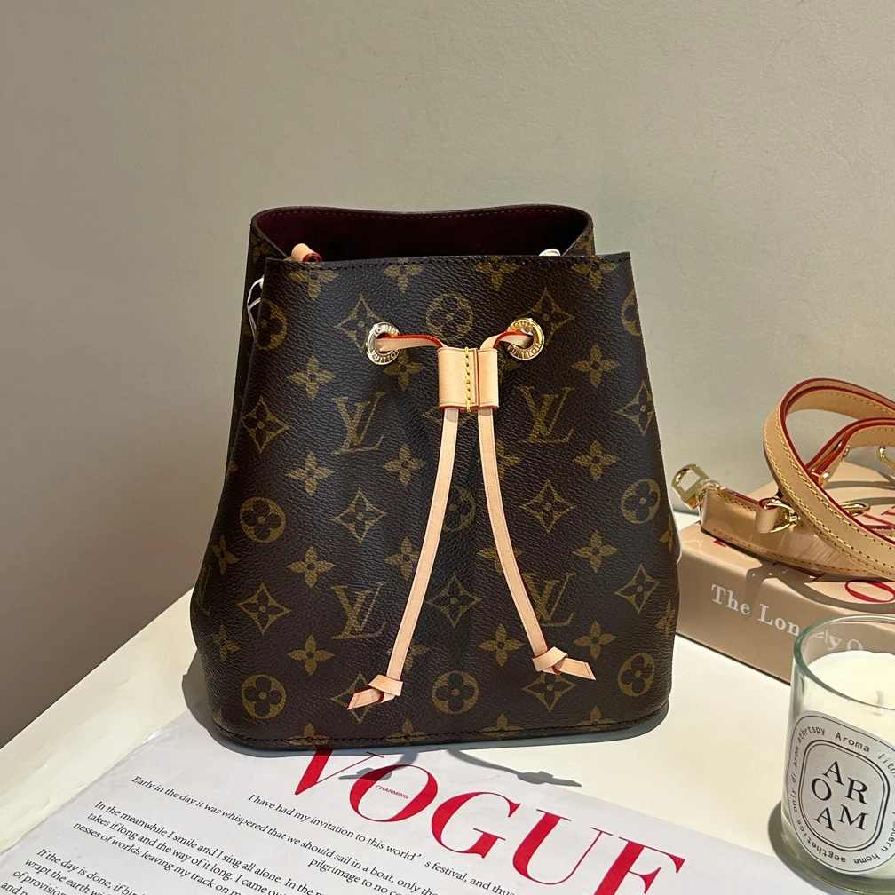 未使用 LouisVuitton/路易威登 noebb韩国小水桶手提单肩包