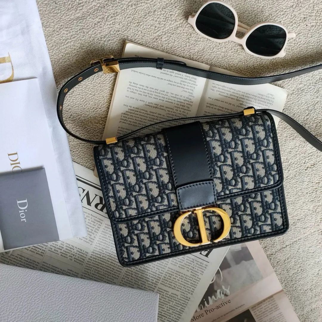 99新 DIOR/迪奥 99新 蒙田30中号皮肩带款 Montaigne Oblique老花