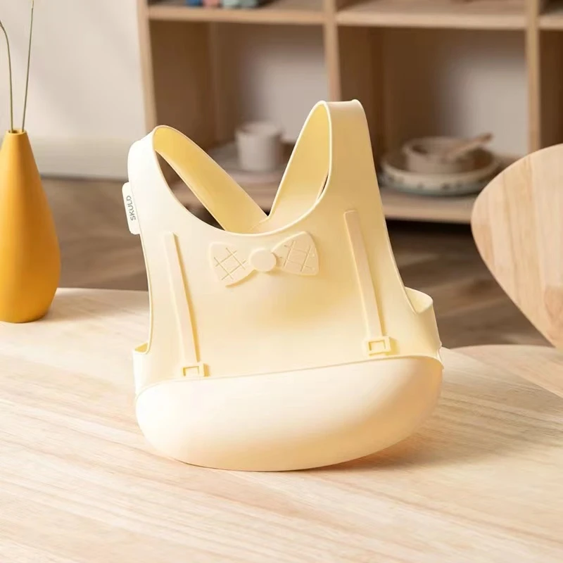 SKULD宝宝围兜防水硅胶儿童吃饭围嘴婴儿超软女辅食饭兜儿