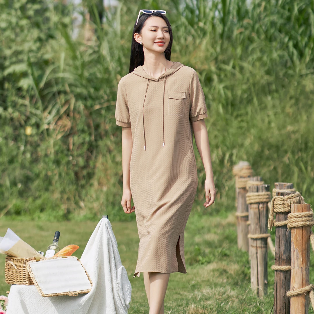 歌蒂诗2024夏季专柜新款宽松休闲简约纯色直筒连衣裙女 1E23L3389