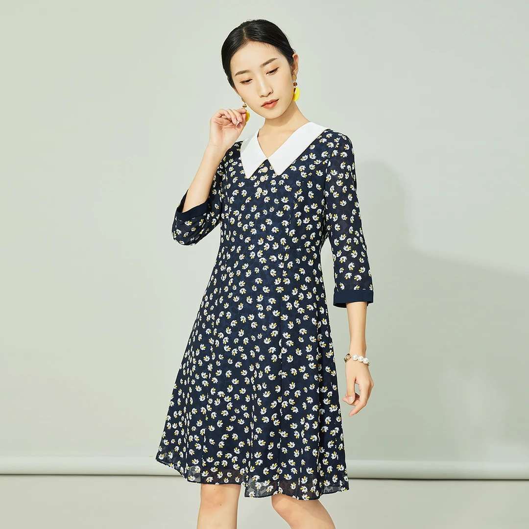 歌蒂诗春夏季专柜新款收腰显瘦小雏菊碎花娃娃领连衣裙 1B12L0277