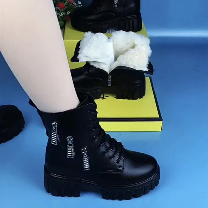 软皮粗跟雪地靴女2025新款冬季皮毛一体加绒加厚棉靴平底保暖棉鞋