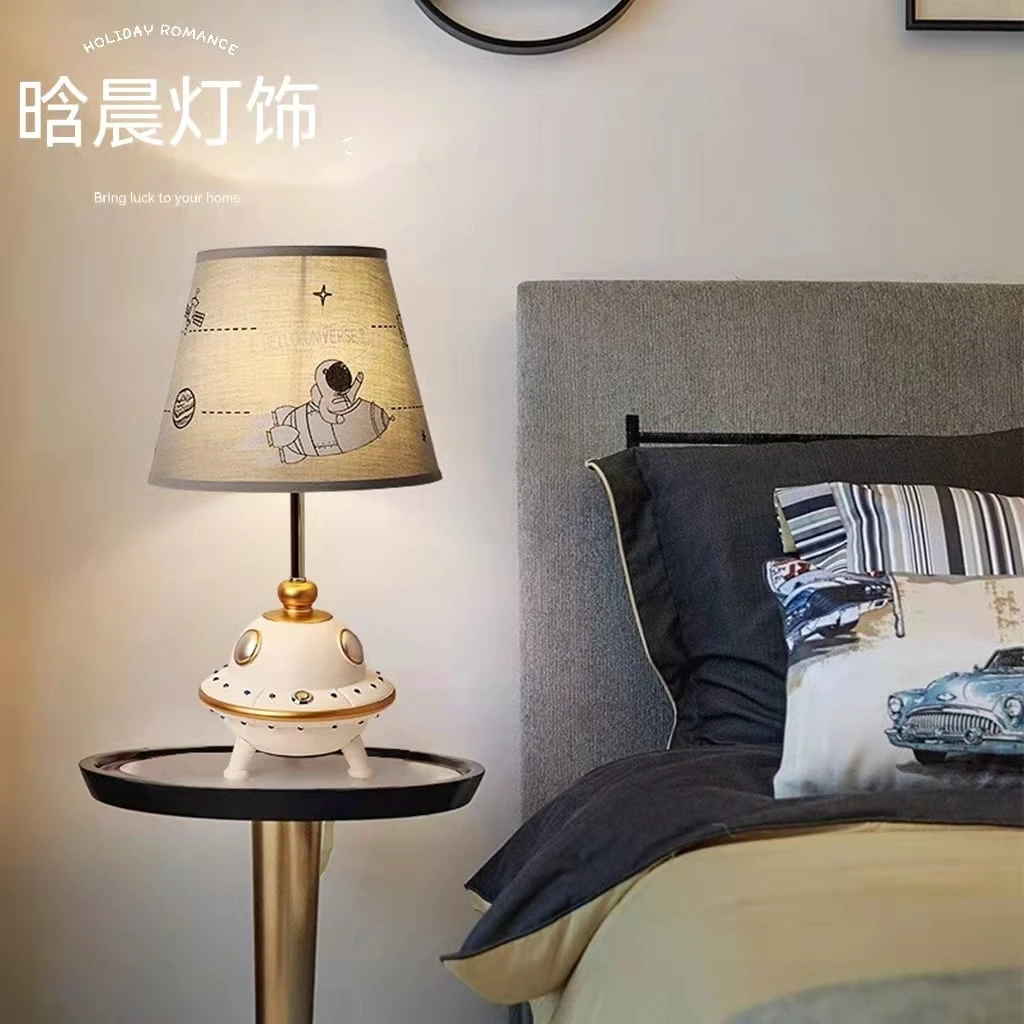宇航员儿童台灯卧室床头灯卡通创意男孩书房客厅护眼led可调光现