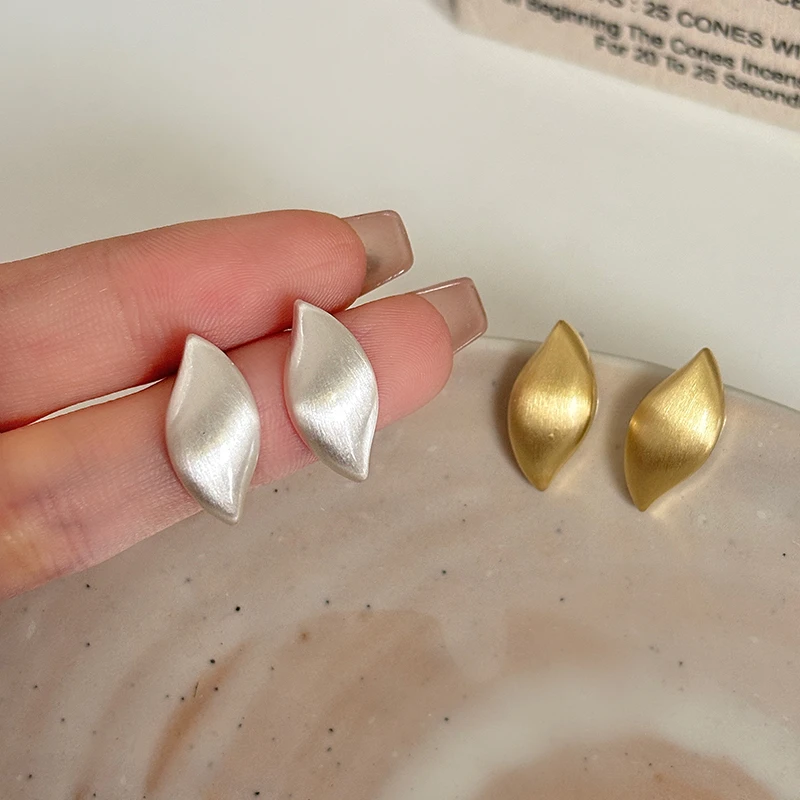 铜合金耳饰 A11拉丝金属树叶造型耳环女小众设计高级感冷淡风耳钉