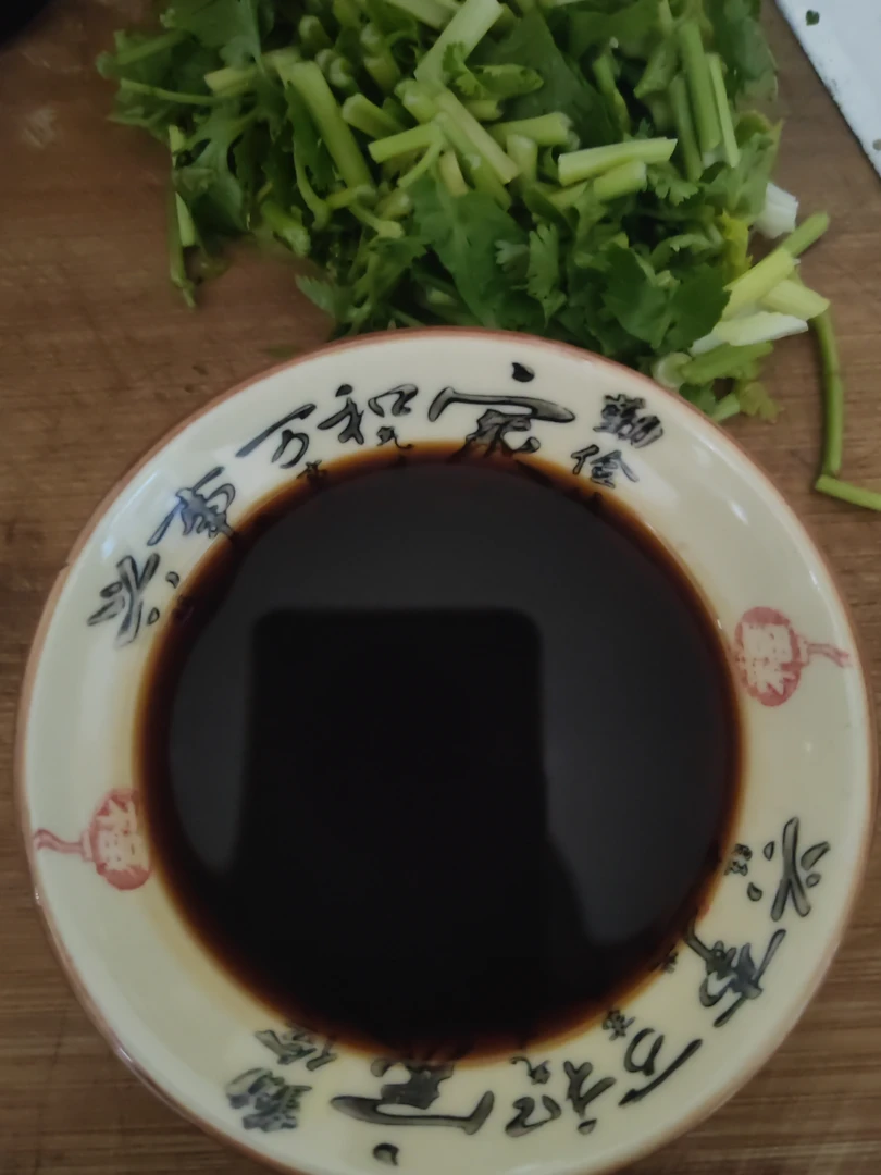 东北老酱油，豉香浓郁，各种美食必用的调味品