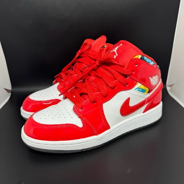 37.5码 /二手/ Nike aj1几何印花 中帮板鞋 假一赔四