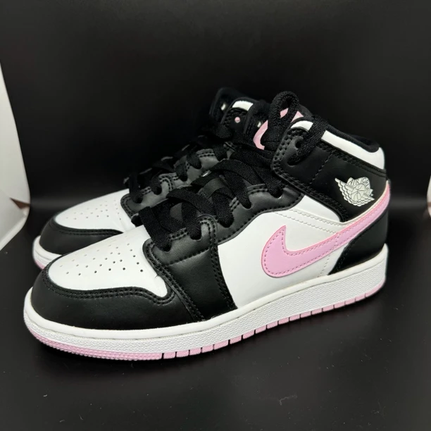 36码 /二手/ Nike aj1 粉熊猫 中帮 女款 公价1149 保真